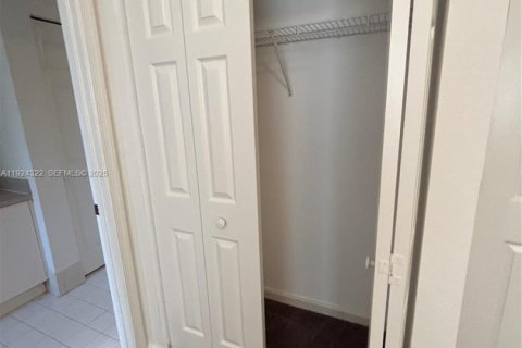 Adosado en alquiler en Tamarac, Florida, 3 dormitorios, 130.43 m2 № 1982896 - foto 20