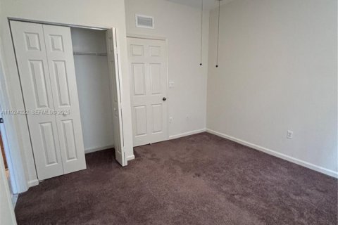 Adosado en alquiler en Tamarac, Florida, 3 dormitorios, 130.43 m2 № 1982896 - foto 19