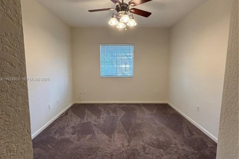 Adosado en alquiler en Tamarac, Florida, 3 dormitorios, 130.43 m2 № 1982896 - foto 13