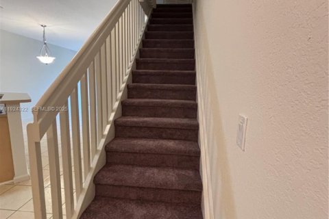 Adosado en alquiler en Tamarac, Florida, 3 dormitorios, 130.43 m2 № 1982896 - foto 9