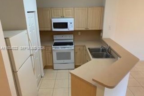 Adosado en alquiler en Tamarac, Florida, 3 dormitorios, 130.43 m2 № 1982896 - foto 5