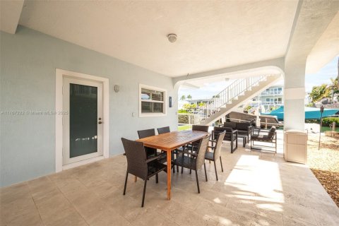 House in Islamorada, Village of Islands, Florida 3 bedrooms, 186.73 sq.m. № 1874480 - photo 8