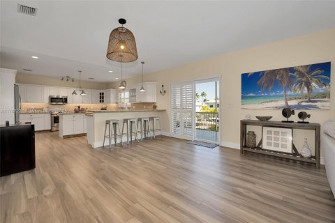 House in Islamorada, Village of Islands, Florida 3 bedrooms, 186.73 sq.m. № 1874480 - photo 21
