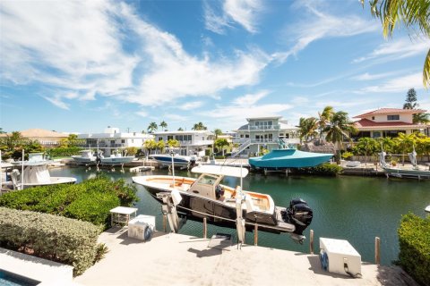House in Islamorada, Village of Islands, Florida 3 bedrooms, 186.73 sq.m. № 1874480 - photo 13