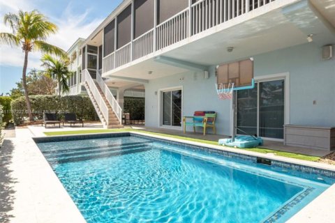 House in Islamorada, Village of Islands, Florida 3 bedrooms, 186.73 sq.m. № 1874480 - photo 11