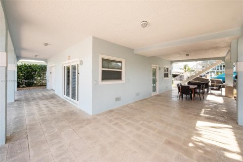 House in Islamorada, Village of Islands, Florida 3 bedrooms, 186.73 sq.m. № 1874480 - photo 7