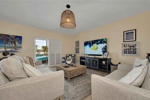 House in Islamorada, Village of Islands, Florida 3 bedrooms, 186.73 sq.m. № 1874480 - photo 29