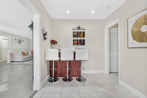 Casa en venta en Hollywood, Florida, 4 dormitorios, 185.71 m2 № 1974133 - foto 7