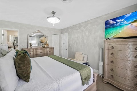 Casa en venta en Hollywood, Florida, 4 dormitorios, 185.71 m2 № 1974133 - foto 11