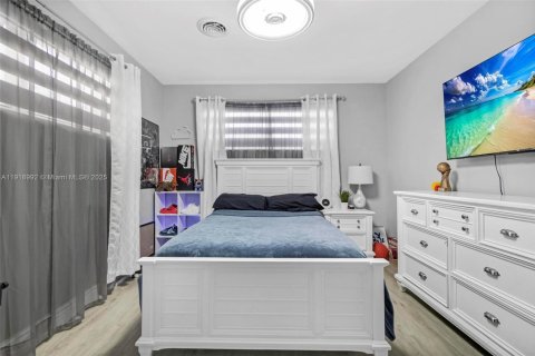 Casa en venta en Hollywood, Florida, 4 dormitorios, 185.71 m2 № 1974133 - foto 19