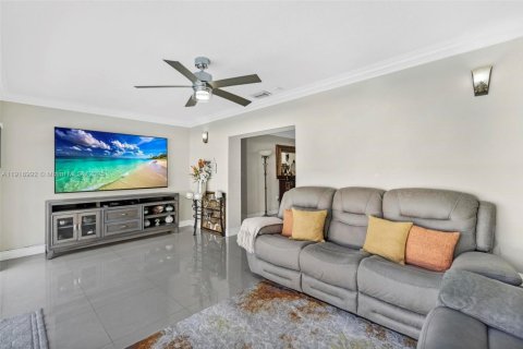 Casa en venta en Hollywood, Florida, 4 dormitorios, 185.71 m2 № 1974133 - foto 28