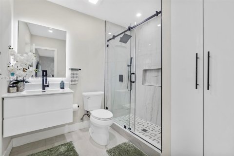 Casa en venta en Hollywood, Florida, 4 dormitorios, 185.71 m2 № 1974133 - foto 12