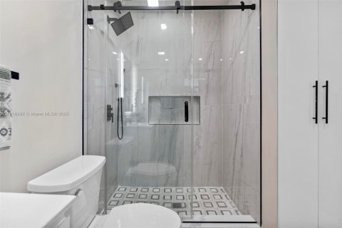 Casa en venta en Hollywood, Florida, 4 dormitorios, 185.71 m2 № 1974133 - foto 13