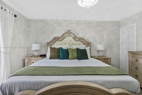 Casa en venta en Hollywood, Florida, 4 dormitorios, 185.71 m2 № 1974133 - foto 10