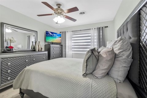 Casa en venta en Hollywood, Florida, 4 dormitorios, 185.71 m2 № 1974133 - foto 18