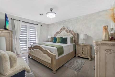Casa en venta en Hollywood, Florida, 4 dormitorios, 185.71 m2 № 1974133 - foto 9