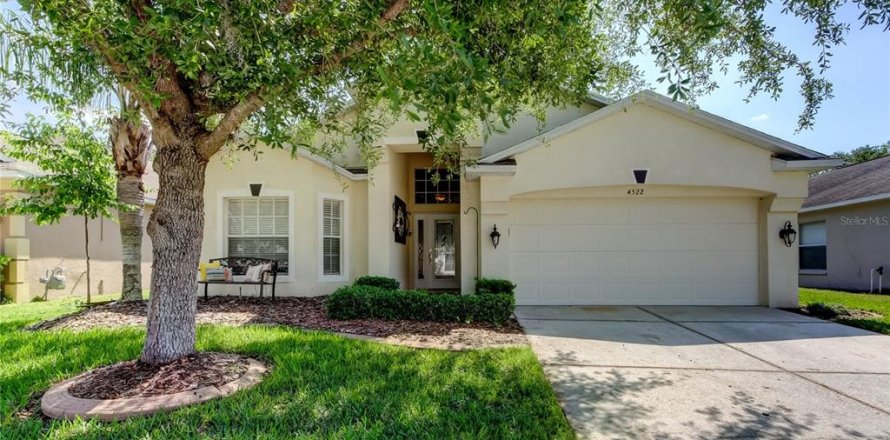 House in Brooksville, Florida 4 bedrooms, 165.37 sq.m. № 1798258