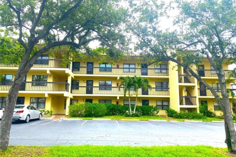 Condo in Bradenton, Florida, 2 bedrooms  № 1815853 - photo 1