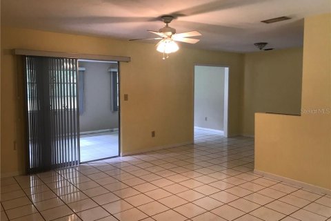 Villa ou maison à louer à Inverness, Floride: 2 chambres, 113.81 m2 № 2419524 - photo 2