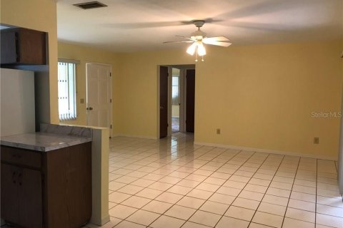 Villa ou maison à louer à Inverness, Floride: 2 chambres, 113.81 m2 № 2419524 - photo 3