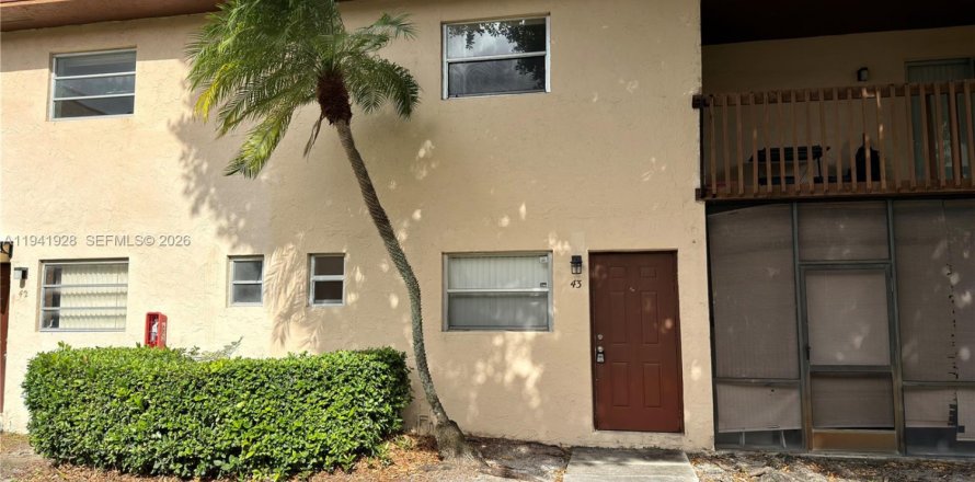 Таунхаус в Маргит, Флорида 2 спальни, 107.4м2 № 1998748