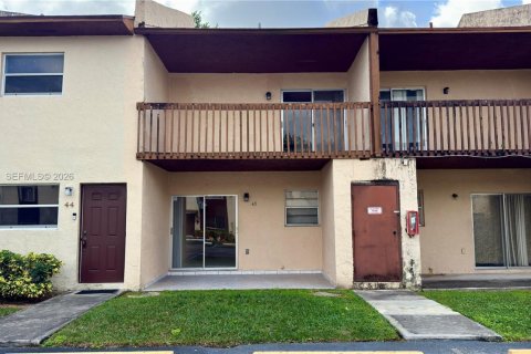 Снять в аренду таунхаус в Маргит, Флорида 2 спальни, 107.4м2, № 1998748 - фото 13