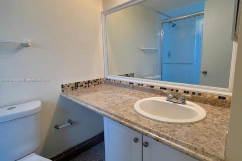 Condo in Miramar, Florida, 2 bedrooms  № 1779692 - photo 10
