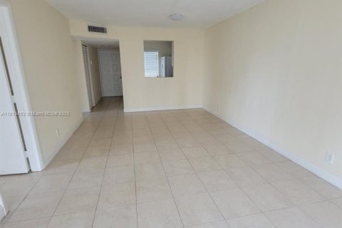 Condo in Miramar, Florida, 2 bedrooms  № 1779692 - photo 21