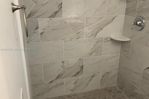 Купить коммерческую недвижимость в Помпано-Бич, Флорида 230.68м2, № 2066698 - фото 3