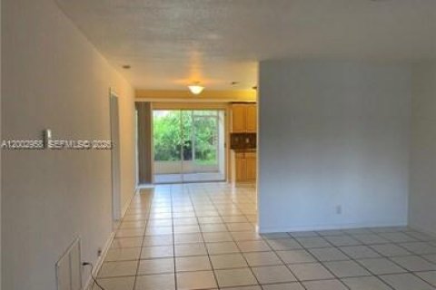 Купить коммерческую недвижимость в Помпано-Бич, Флорида 230.68м2, № 2066698 - фото 20