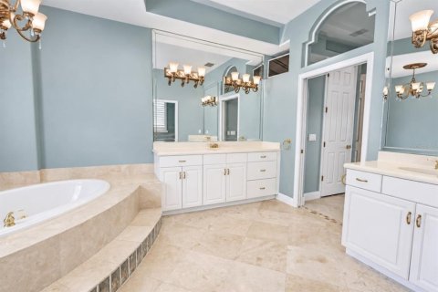 Villa ou maison à vendre à Lake Mary, Floride: 4 chambres, 303.05 m2 № 2398640 - photo 20