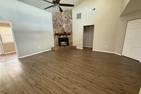 House in Brandon, Florida 3 bedrooms, 156.45 sq.m. № 2095761 - photo 8