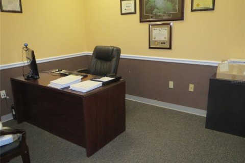 Propiedad comercial en alquiler en Orlando, Florida, 124.21 m2 № 1745016 - foto 16