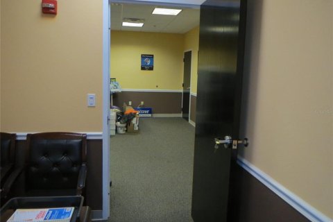 Propiedad comercial en alquiler en Orlando, Florida, 124.21 m2 № 1745016 - foto 15