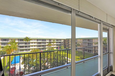 Condo in Deerfield Beach, Florida, 2 bedrooms  № 2177321 - photo 27
