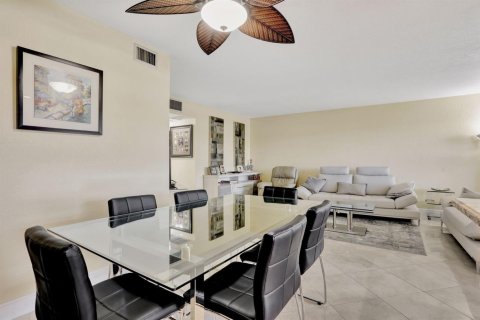 Condo in Deerfield Beach, Florida, 2 bedrooms  № 2177321 - photo 12