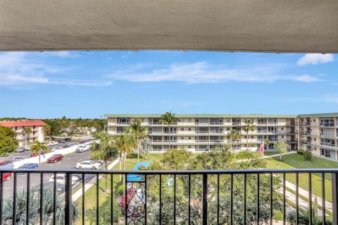 Condo in Deerfield Beach, Florida, 2 bedrooms  № 2177321 - photo 26