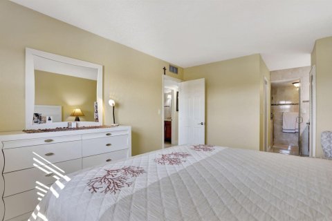 Condo in Deerfield Beach, Florida, 2 bedrooms  № 2177321 - photo 20