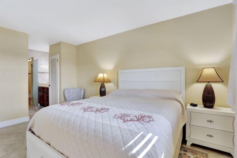 Condo in Deerfield Beach, Florida, 2 bedrooms  № 2177321 - photo 19