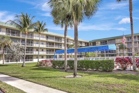 Condo in Deerfield Beach, Florida, 2 bedrooms  № 2177321 - photo 29