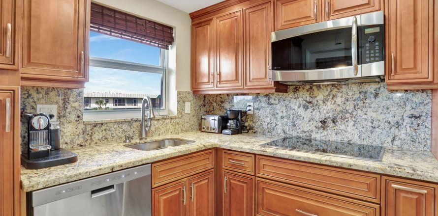 Condo in Deerfield Beach, Florida, 2 bedrooms  № 2177321