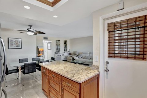 Condo in Deerfield Beach, Florida, 2 bedrooms  № 2177321 - photo 6