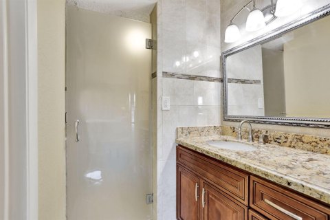 Condo in Deerfield Beach, Florida, 2 bedrooms  № 2177321 - photo 21