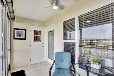 Condo in Deerfield Beach, Florida, 2 bedrooms  № 2177321 - photo 2