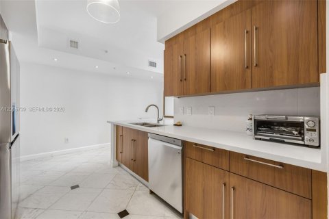 Copropriété à louer à Miami, Floride: 2 chambres, 113.99 m2 № 2386894 - photo 8
