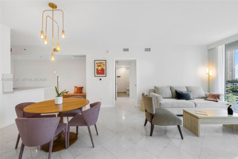 Copropriété à louer à Miami, Floride: 2 chambres, 113.99 m2 № 2386894 - photo 2