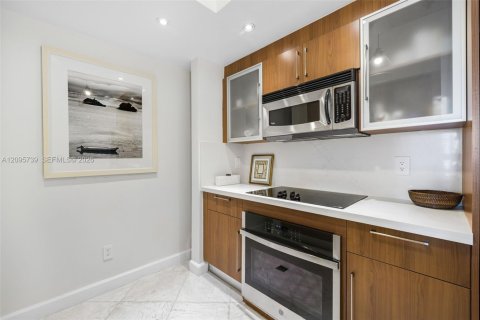 Copropriété à louer à Miami, Floride: 2 chambres, 113.99 m2 № 2386894 - photo 7
