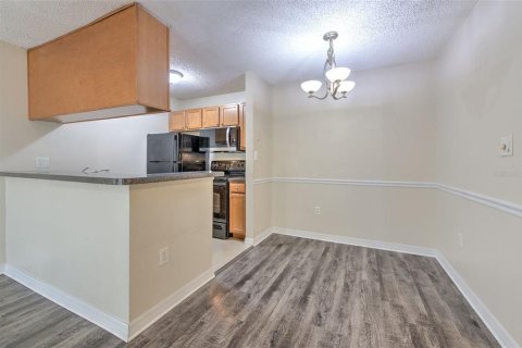 Condominio en venta en Brandon, Florida, 1 dormitorio, 55.56 m2 № 1902598 - foto 11