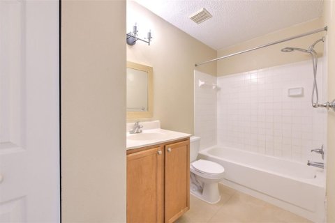 Condominio en venta en Brandon, Florida, 1 dormitorio, 55.56 m2 № 1902598 - foto 14