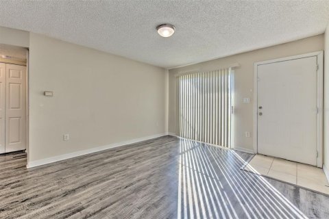 Condominio en venta en Brandon, Florida, 1 dormitorio, 55.56 m2 № 1902598 - foto 7